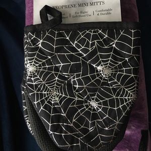 Haunted Manor Spiderweb Mini Mitts